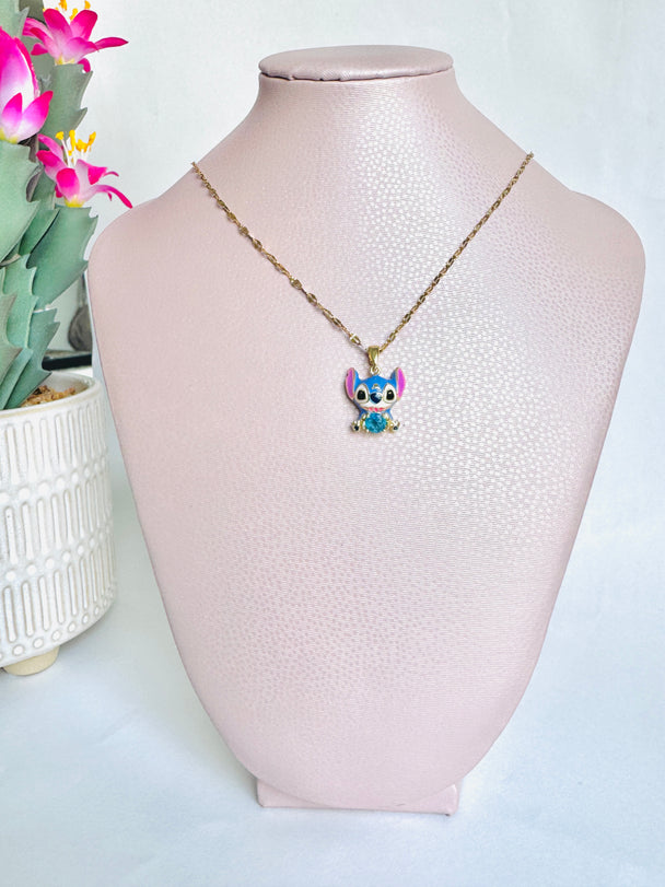 Collar de personaje celeste